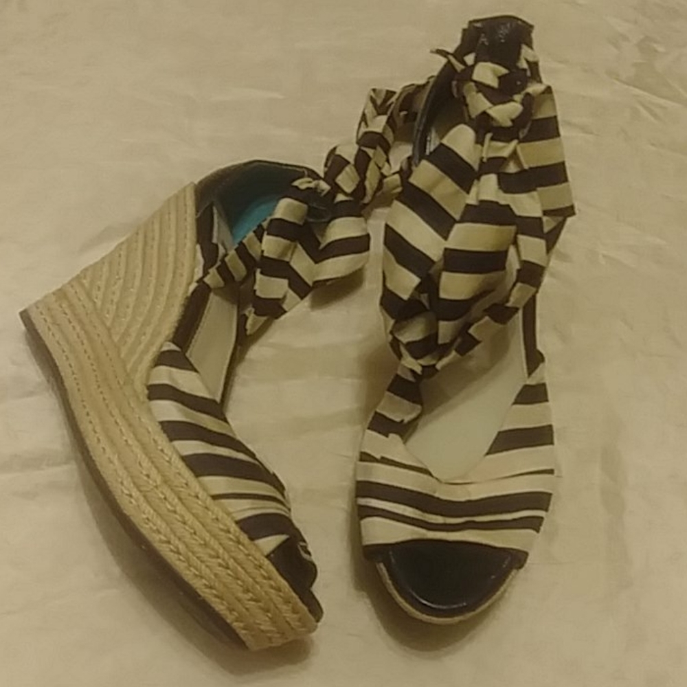 UGG Lucianna Wedge Sandals